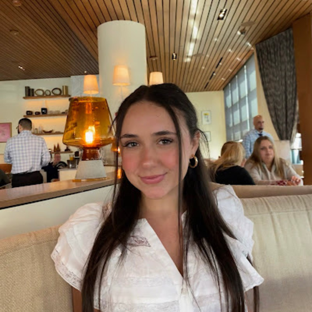 Meet your Posher, Maya